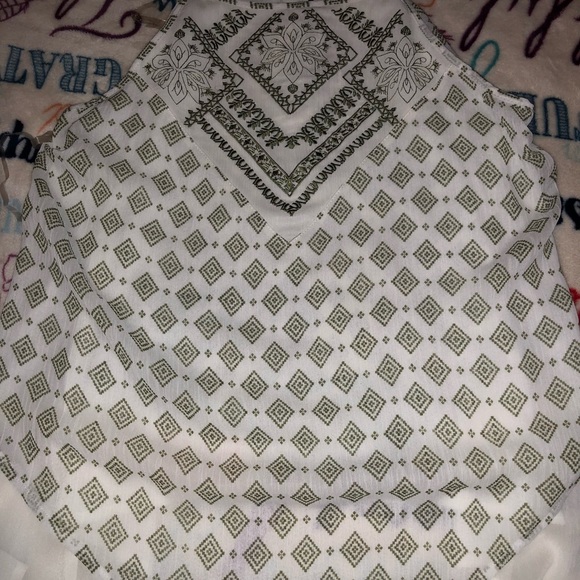 About A Girl Tops - Super cute tank top!! Never worn